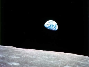 earthrise-apollo-8